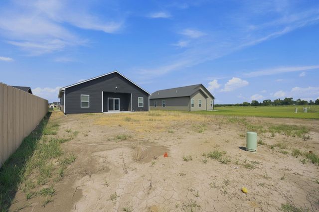 1606 N Topaz Ln, Mulvane, KS 67110