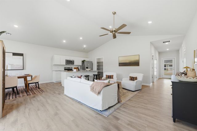 1606 N Topaz Ln, Mulvane, KS 67110