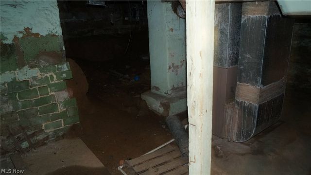 858 May Street, Akron, OH 44311