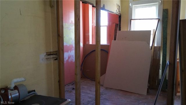 858 May Street, Akron, OH 44311