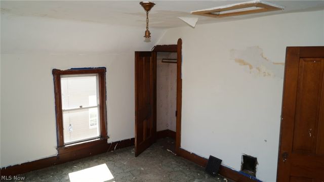 858 May Street, Akron, OH 44311