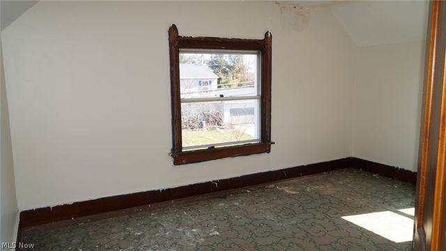 858 May Street, Akron, OH 44311