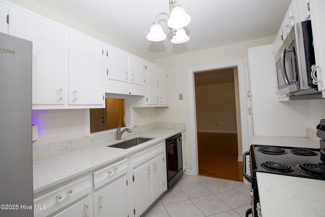 57 Village Green Circle, Southern Pines, NC 28387