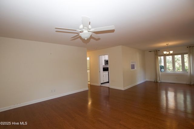 57 Village Green Circle, Southern Pines, NC 28387