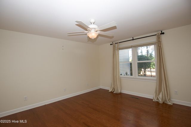 57 Village Green Circle, Southern Pines, NC 28387