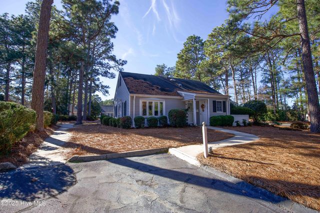 57 Village Green Circle, Southern Pines, NC 28387