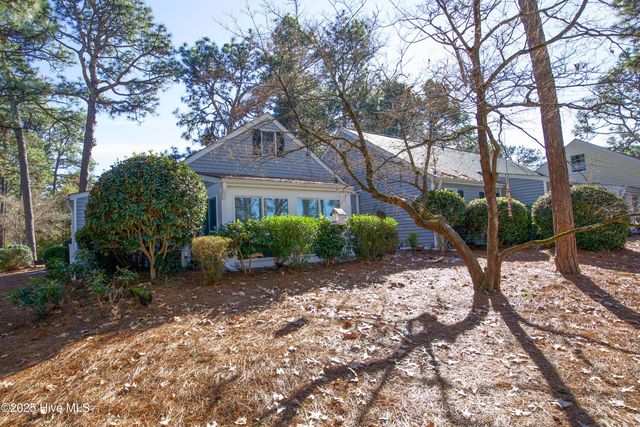 57 Village Green Circle, Southern Pines, NC 28387