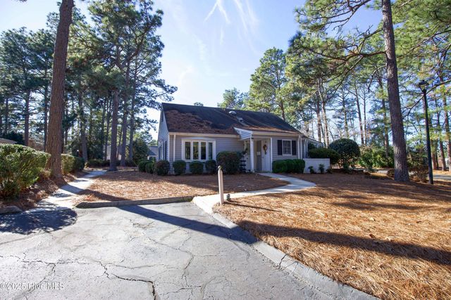 57 Village Green Circle, Southern Pines, NC 28387