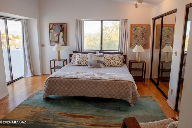 6715 N Camino Padre Isidoro, Tucson, AZ 85718