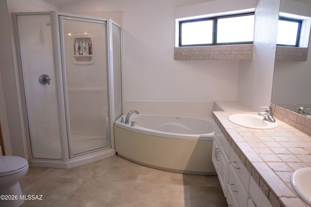 6715 N Camino Padre Isidoro, Tucson, AZ 85718