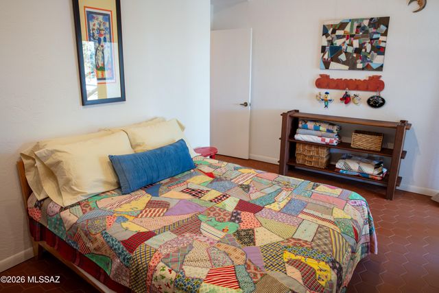 6715 N Camino Padre Isidoro, Tucson, AZ 85718