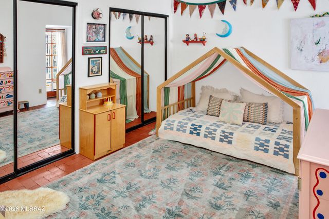 6715 N Camino Padre Isidoro, Tucson, AZ 85718