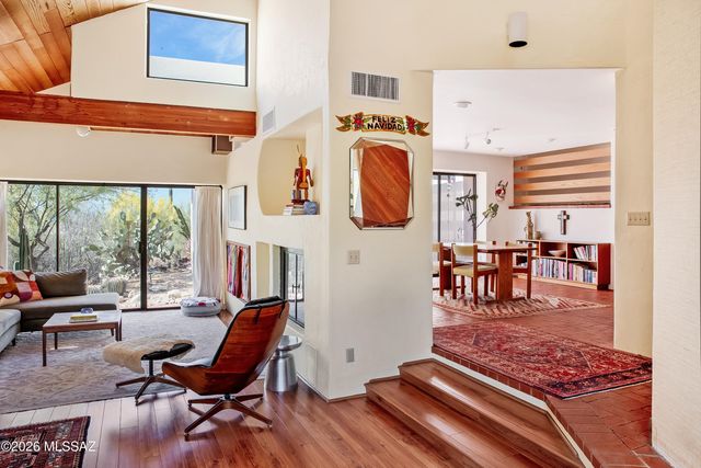 6715 N Camino Padre Isidoro, Tucson, AZ 85718