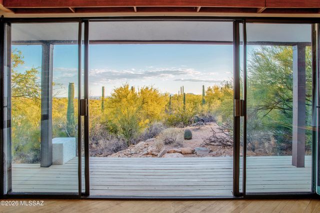 6715 N Camino Padre Isidoro, Tucson, AZ 85718