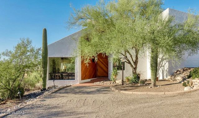6715 N Camino Padre Isidoro, Tucson, AZ 85718