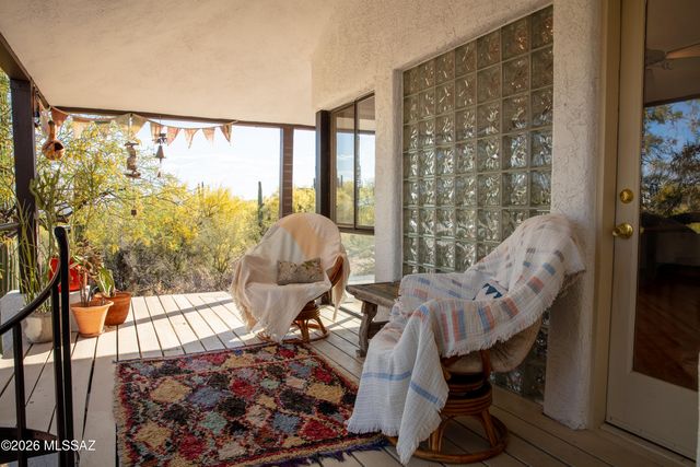 6715 N Camino Padre Isidoro, Tucson, AZ 85718