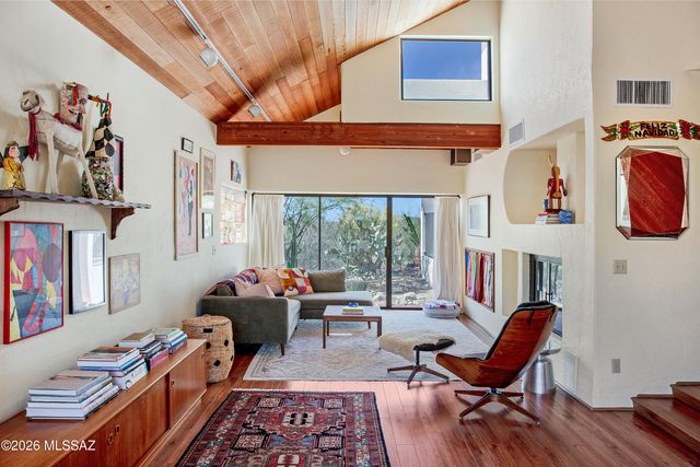 6715 N Camino Padre Isidoro, Tucson, AZ 85718