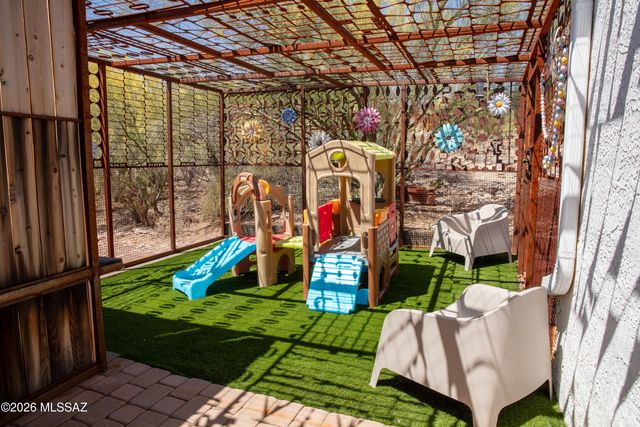 6715 N Camino Padre Isidoro, Tucson, AZ 85718