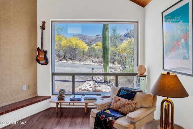 6715 N Camino Padre Isidoro, Tucson, AZ 85718