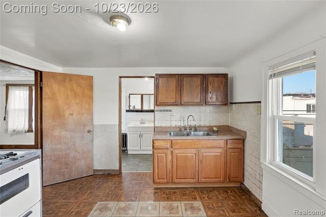 2925 Burnside Street, Detroit, MI 48212