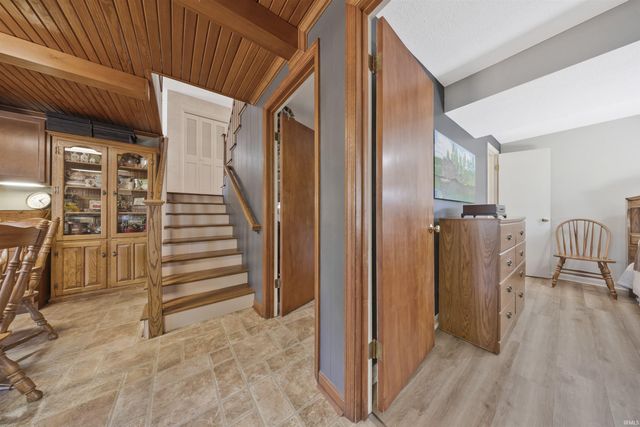 2108 Sleepy Hollow Drive, Evansville, IN 47720