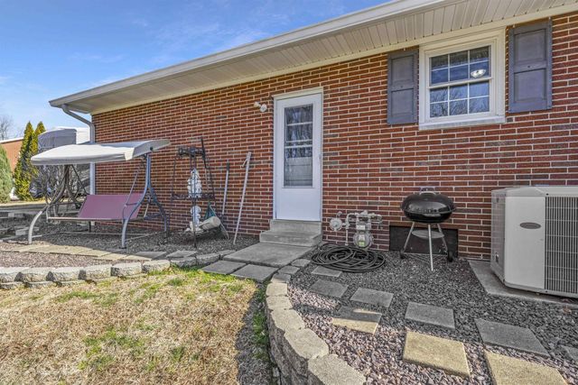 2108 Sleepy Hollow Drive, Evansville, IN 47720