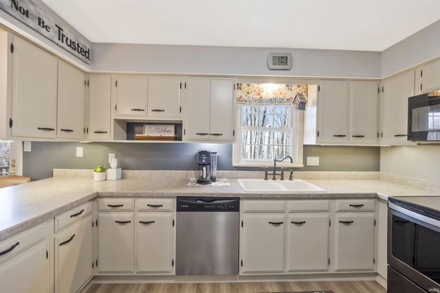 2108 Sleepy Hollow Drive, Evansville, IN 47720