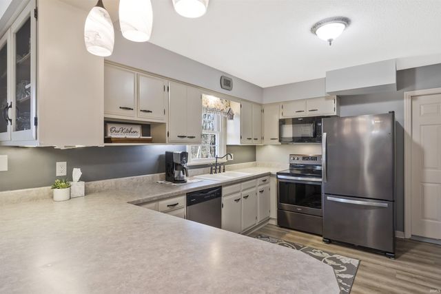 2108 Sleepy Hollow Drive, Evansville, IN 47720