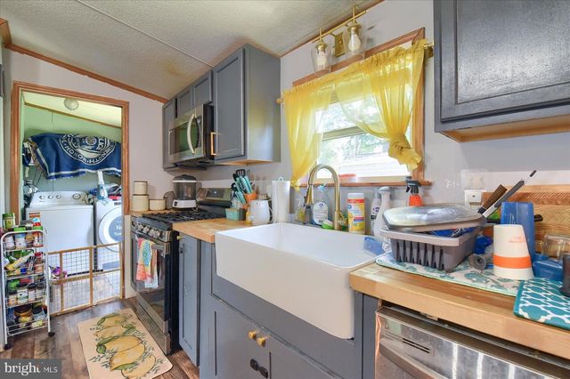320 CARAVAN CT, Middletown, PA 17057