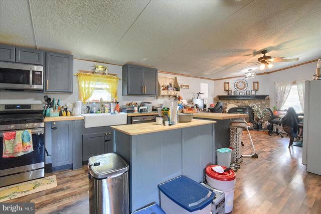320 CARAVAN CT, Middletown, PA 17057