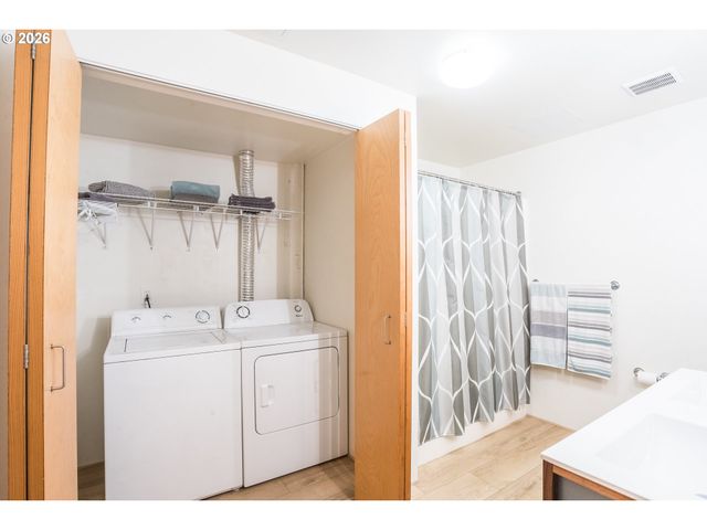 1420 Nw LOVEJOY St 417, Portland, OR 97209