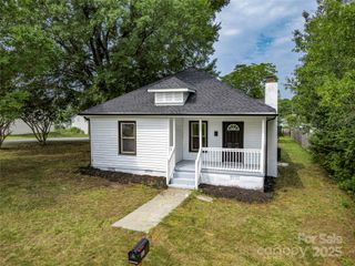 501 N Apple Street 103, Gastonia, NC 28054