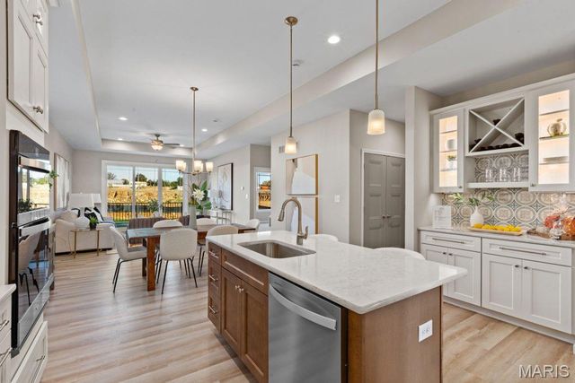 729 Barnwood Hill Drive, O'fallon, MO 63385