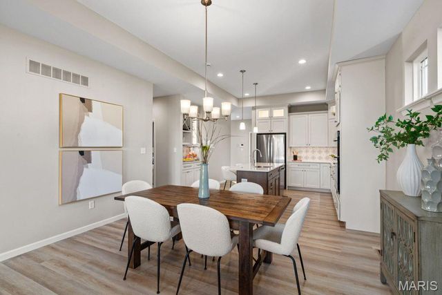 729 Barnwood Hill Drive, O'fallon, MO 63385