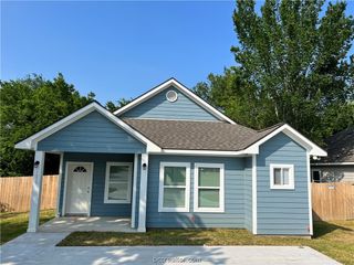 1518 Saunders Street, Bryan, TX 77803