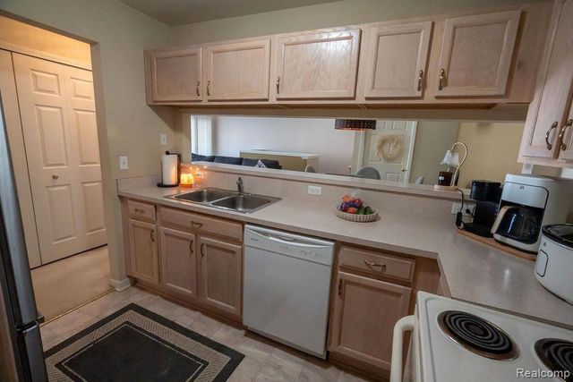 23010 Fairlane Boulevard, Woodhaven, MI 48183