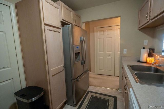 23010 Fairlane Boulevard, Woodhaven, MI 48183