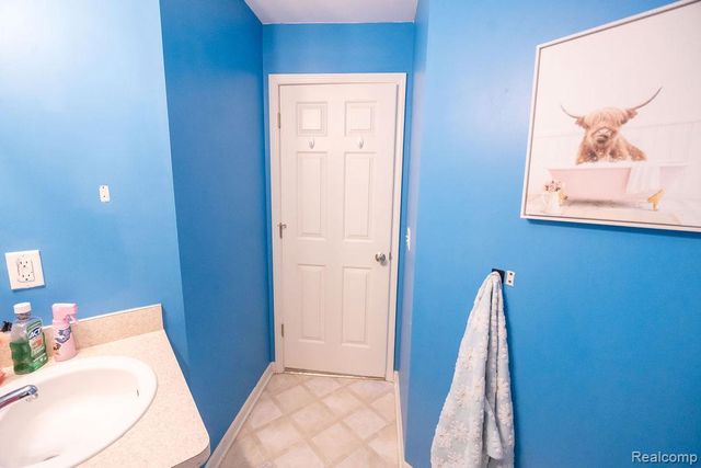 23010 Fairlane Boulevard, Woodhaven, MI 48183