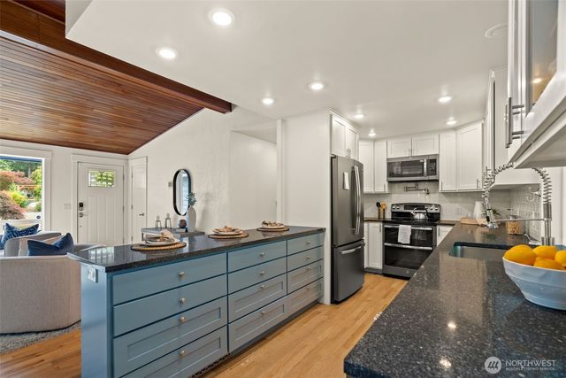 17224 61st Place W, Lynnwood, WA 98037