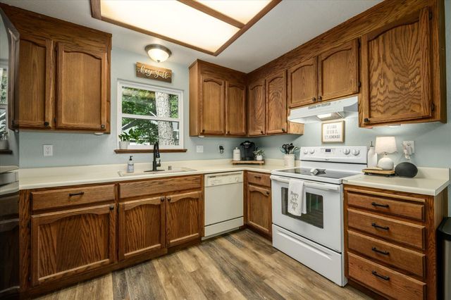 5507 Daisy Dr, Pollock Pines, CA 95726