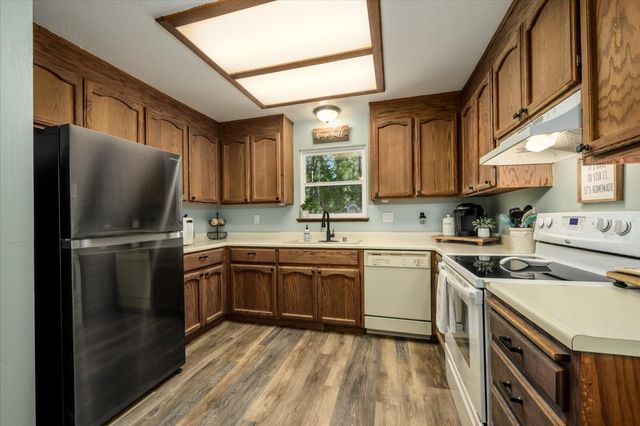 5507 Daisy Dr, Pollock Pines, CA 95726