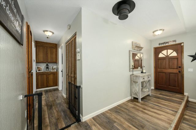 5507 Daisy Dr, Pollock Pines, CA 95726