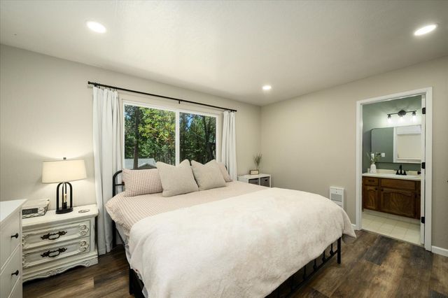 5507 Daisy Dr, Pollock Pines, CA 95726