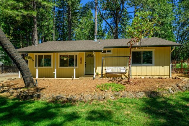 5507 Daisy Dr, Pollock Pines, CA 95726