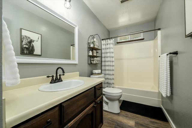 5507 Daisy Dr, Pollock Pines, CA 95726