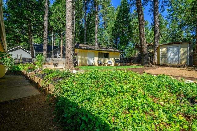 5507 Daisy Dr, Pollock Pines, CA 95726