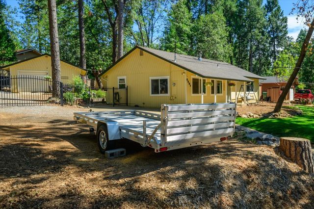 5507 Daisy Dr, Pollock Pines, CA 95726
