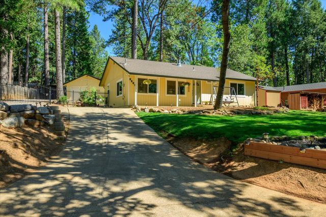 5507 Daisy Dr, Pollock Pines, CA 95726