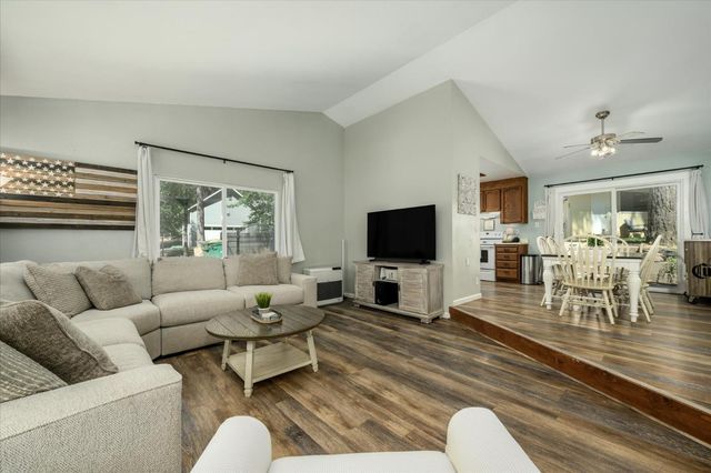 5507 Daisy Dr, Pollock Pines, CA 95726