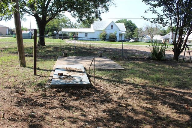 1206 Mitacek Avenue, Prague, OK 74864